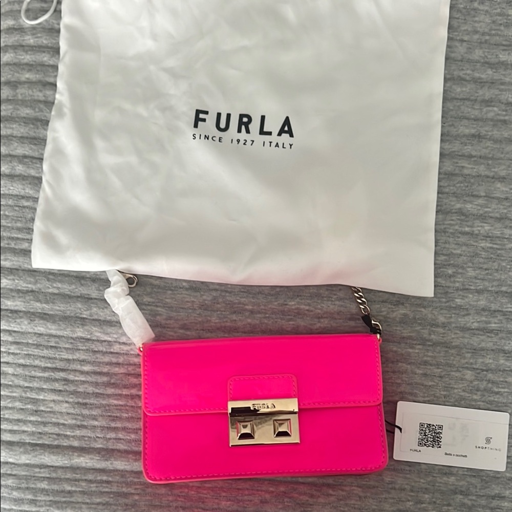 Furla Pink Crossbody Bag
Brand New 
Bought from shopthinglive have receipt